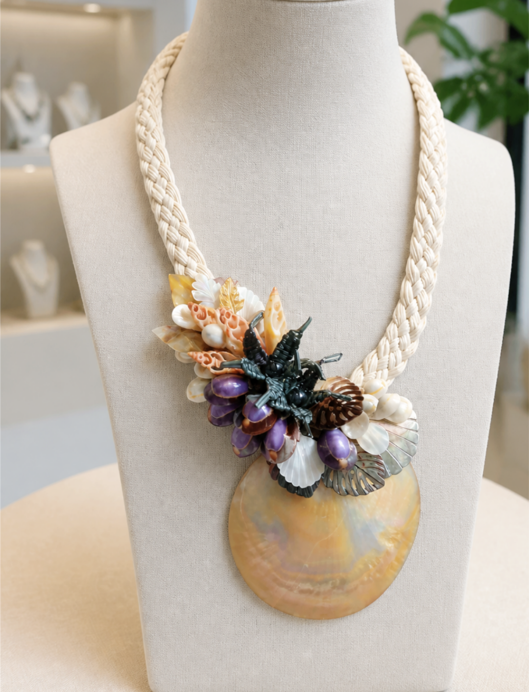 ASSORTED FASHION STATEMENT NECKLACES