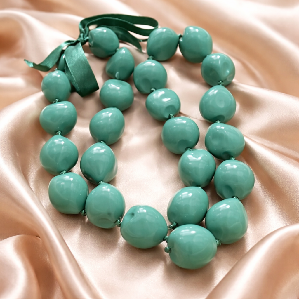 KUIKUI-NUT NECKLACE